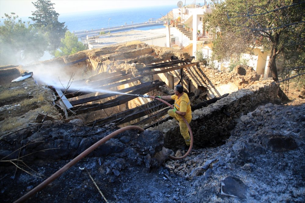Mersin Aydıncık'taki Yangından Etkilenenler Yürekleri Dağladı