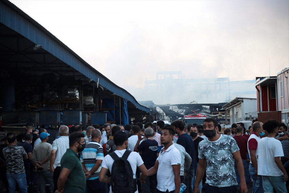 Mersin'de Çivi Fabrikasında Çıkan Yangından Geriye Enkaz Kaldı