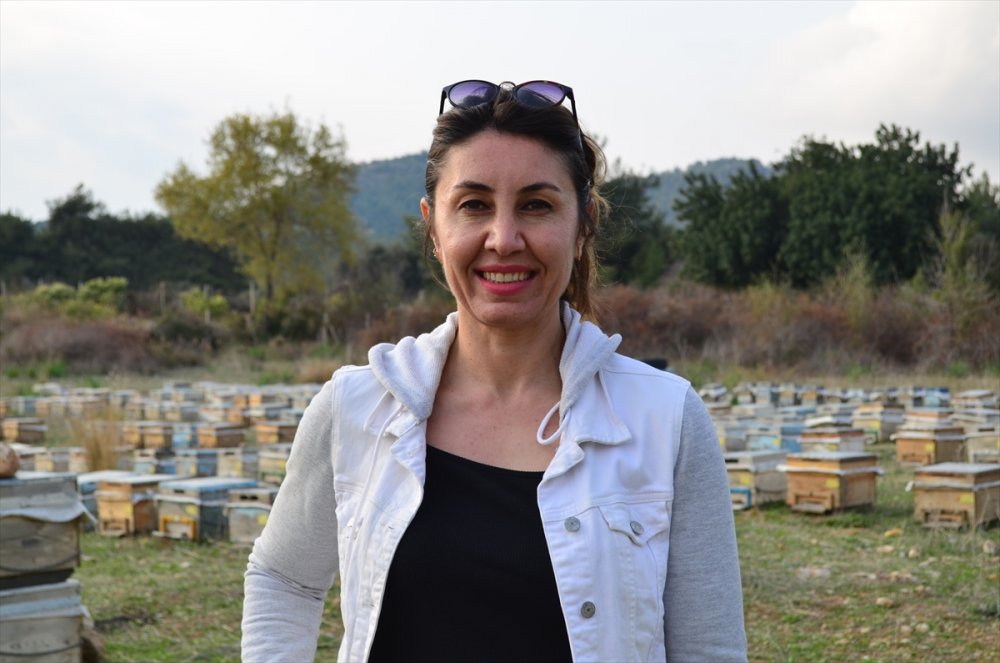 "Pembe Tulumlu" Arıcı, Ürettiği Organik Balı Kendi Markasıyla Satıyor
