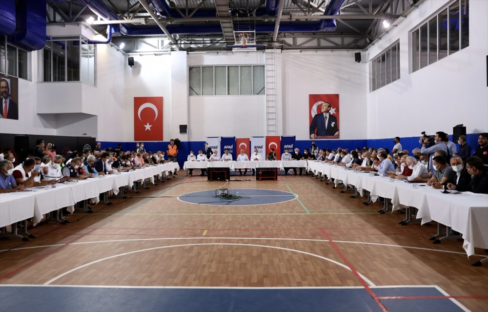Antalya'da Bakanlar Orman Yangınlarını Görüştüler