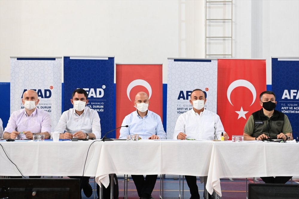 Antalya'da Bakanlar Orman Yangınlarını Görüştüler