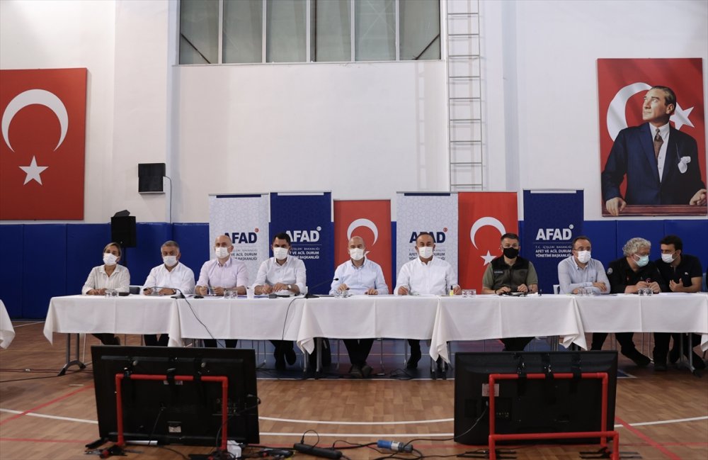 Antalya'da Bakanlar Orman Yangınlarını Görüştüler