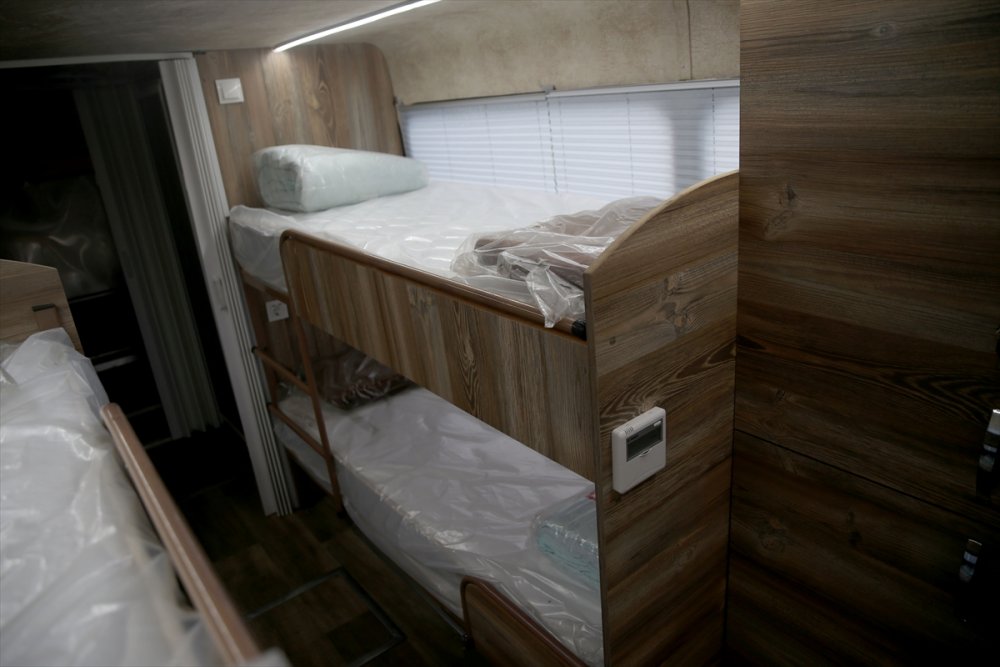 Hurda Otobüs, Doğal Afet Ekipleri İçin "Seyyar Otele" Dönüştürüldü