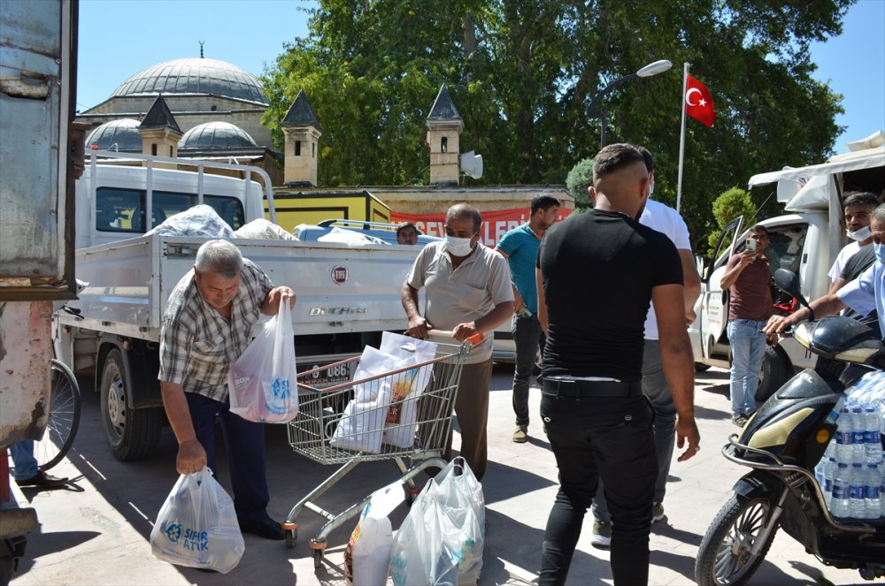 Karaman'dan Manavgat'a Yardım Tırı Gönderildi