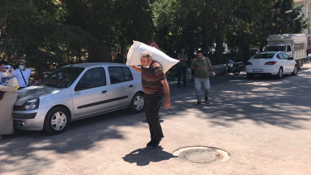 Karaman'dan Manavgat'a Yardım Tırı Gönderildi