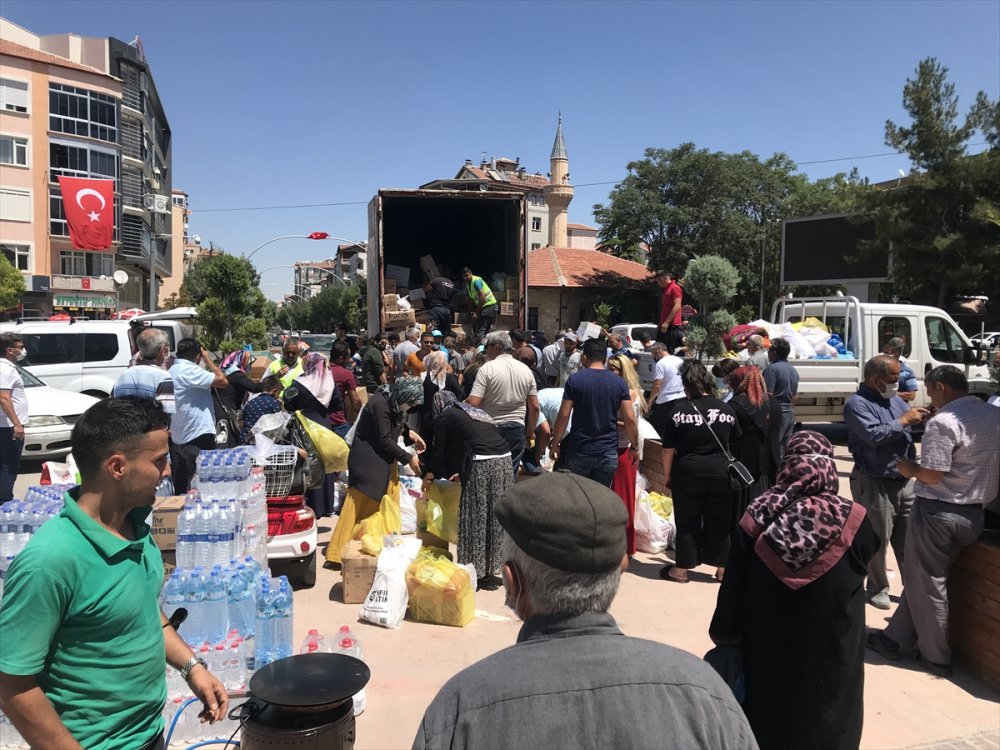 Karaman'dan Manavgat'a Yardım Tırı Gönderildi