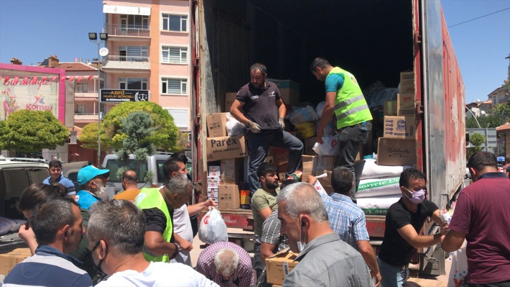 Karaman'dan Manavgat'a Yardım Tırı Gönderildi