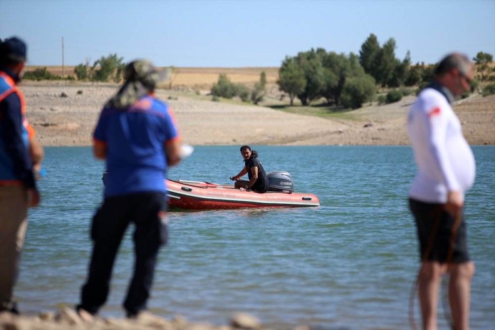 Kayseri'de Baraj Gölünde Kaybolan İkisi Çocuk 3 Kişiyi Arama Çalışmaları Devam Ediyor