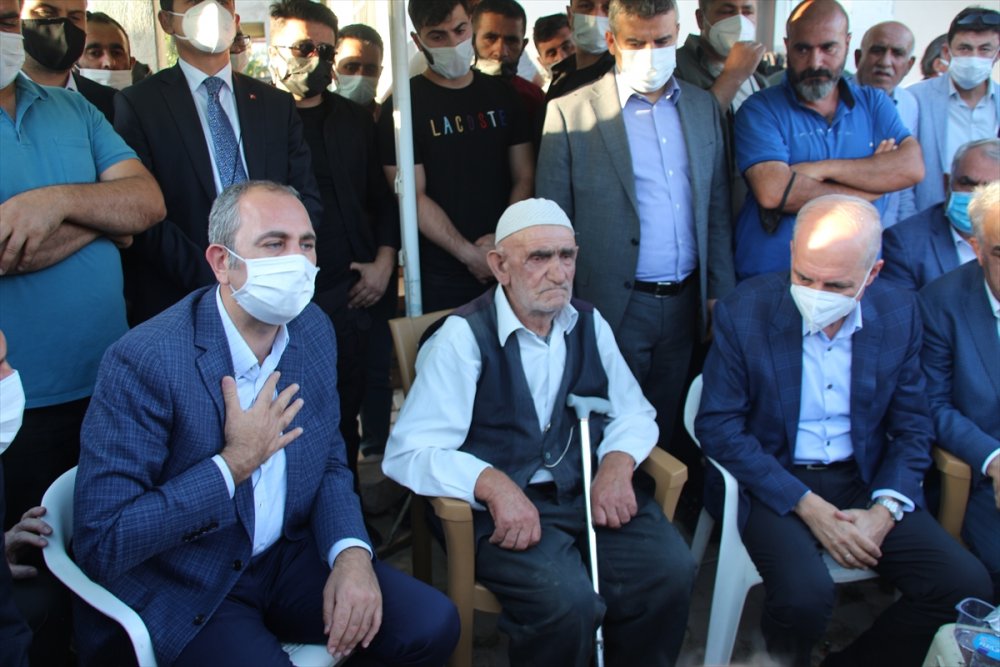 Adalet Bakanı Abdulhamit Gül, Konya'da Taziye Ziyaretinde Bulundu