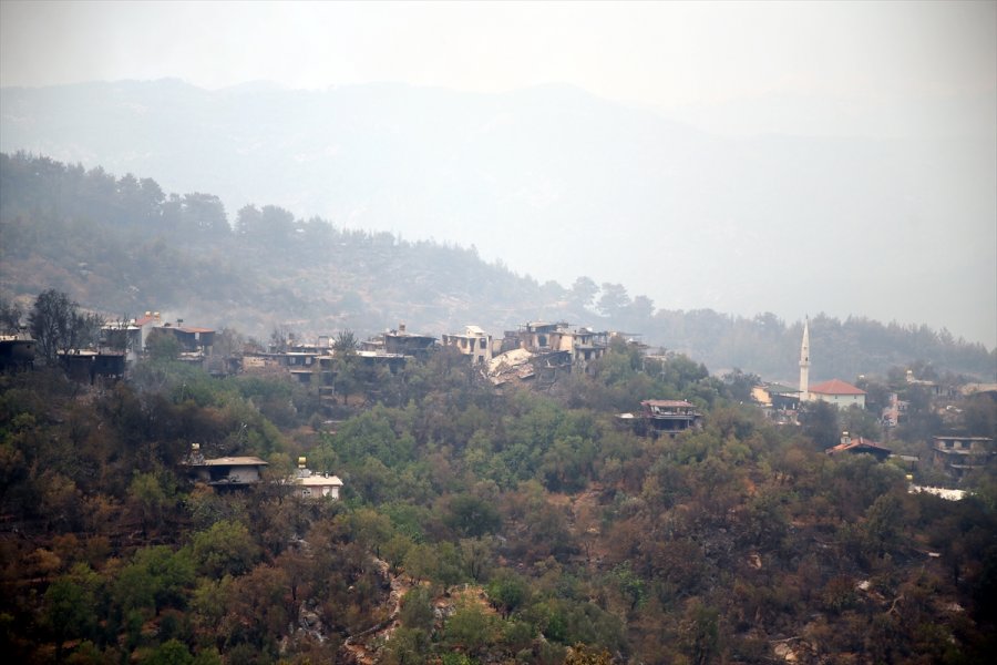 Alanya'daki Orman Yangınları Kontrol Altına Alınmaya Çalışılıyor