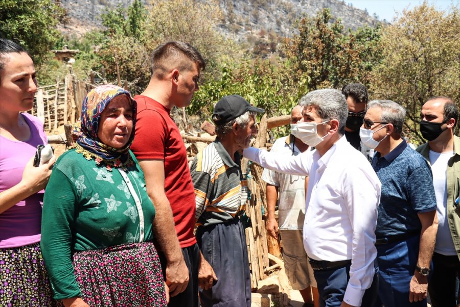 İçişleri Bakan Yardımcısı İnce, Mersin'deki Orman Yangından Etkilenen Vatandaşlarla Buluştu: