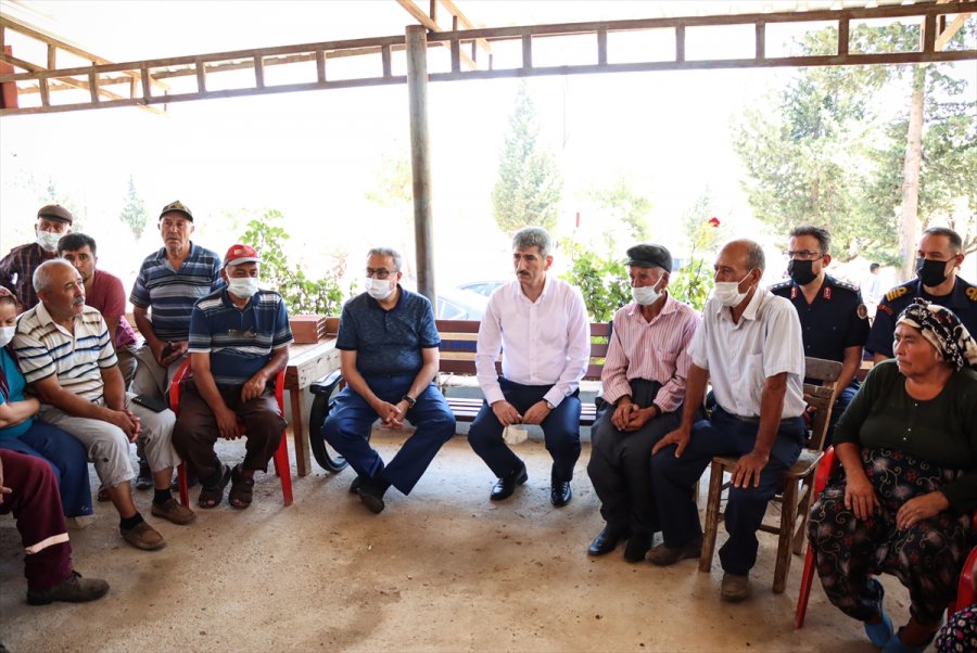İçişleri Bakan Yardımcısı İnce, Mersin'deki Orman Yangından Etkilenen Vatandaşlarla Buluştu: