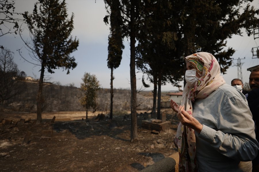 İyi Parti Genel Başkanı Akşener, Manavgat'ta Yanan Alanda İnceleme Yaptı: