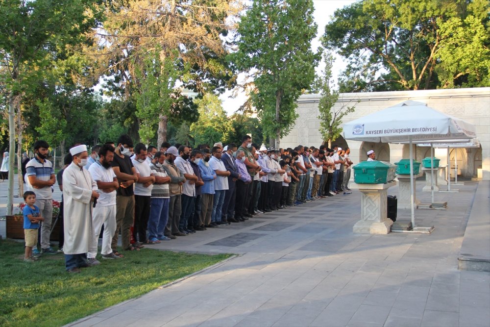 Kayseri'de Hayatını Kaybeden 3 Kişi Defnedildi