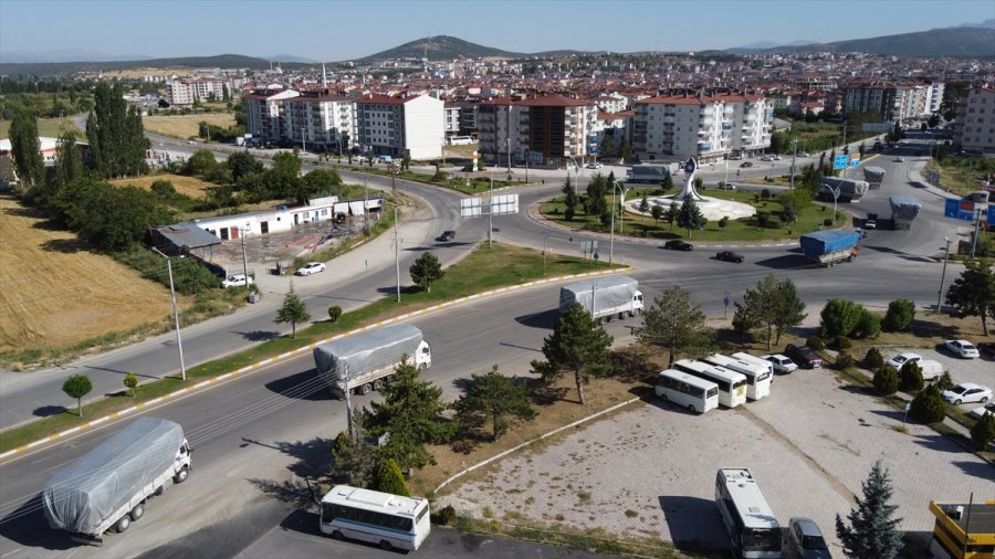 Beyşehir'den Yangında Zarar Gören Çiftçilere Saman Ve Yem Desteği