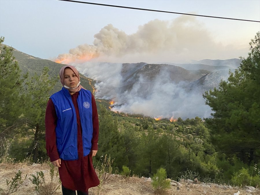 Üniversiteli Reyhan Dedesini Kaybettiği Yangında Yaptıklarıyla Gönüllere Dokunuyor