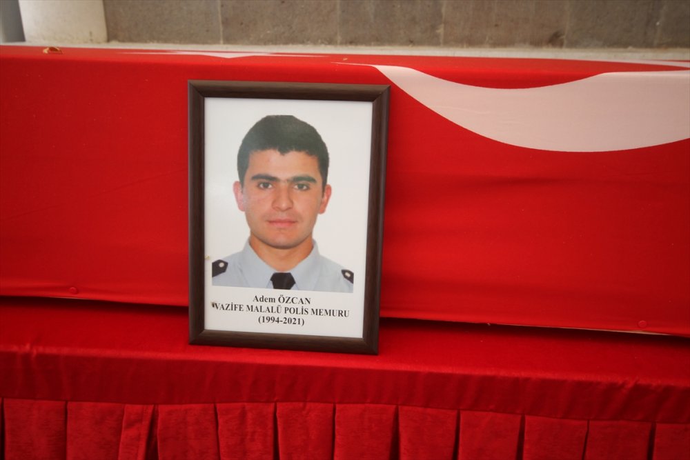 Aydın'da Boğulan Polis Memuru Son Yolculuğuna Uğurlandı