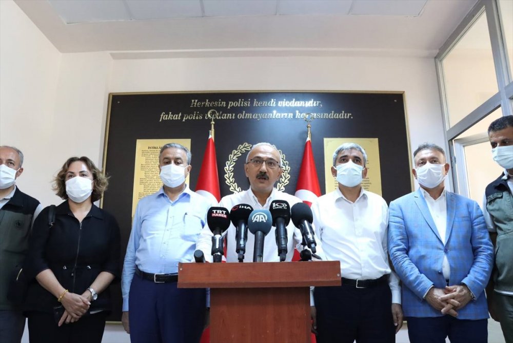 Bakan Lütfi Elvan, Mersin'de Orman Yangınlarını Değerlendirdi