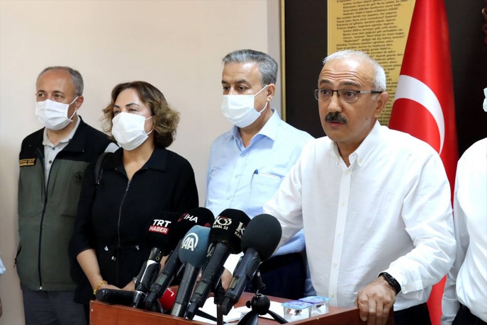 Bakan Lütfi Elvan, Mersin'de Orman Yangınlarını Değerlendirdi