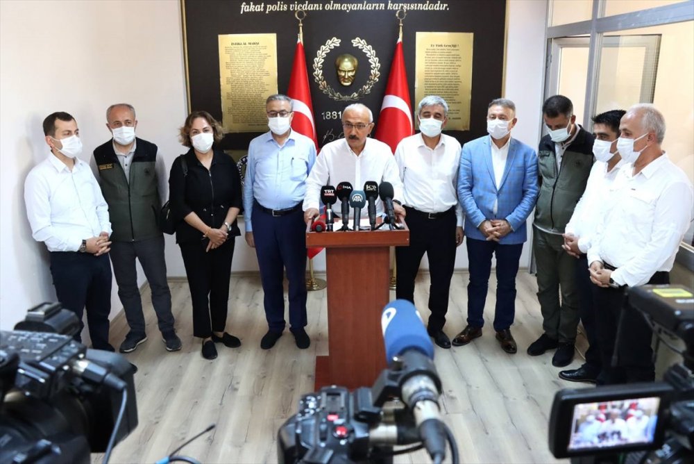 Bakan Lütfi Elvan, Mersin'de Orman Yangınlarını Değerlendirdi