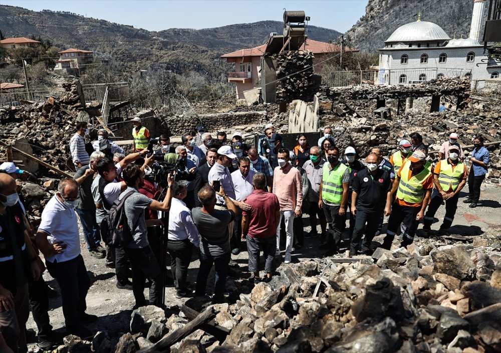 Çevre Ve Şehircilik Bakanı Kurum, Akseki'de Yangından Etkilenen Vatandaşları Ziyaret Etti