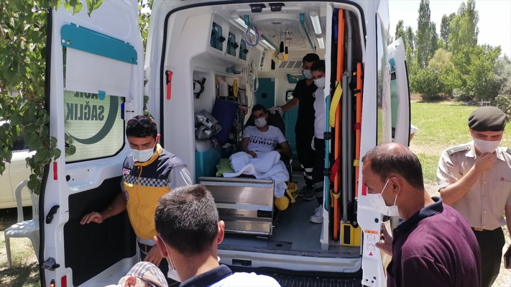 Fırat Kalkanı Bölgesinde Yaralanan Mehmetçik Baba Ocağında