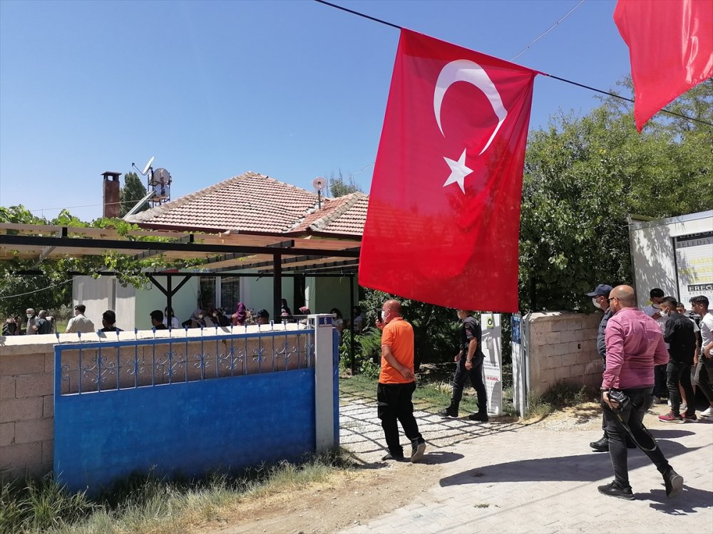 Fırat Kalkanı Bölgesinde Yaralanan Mehmetçik Baba Ocağında