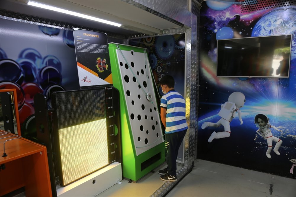 Konya Büyükşehir Belediyesinin Bilim Tırı Halkapınar'a Geldi