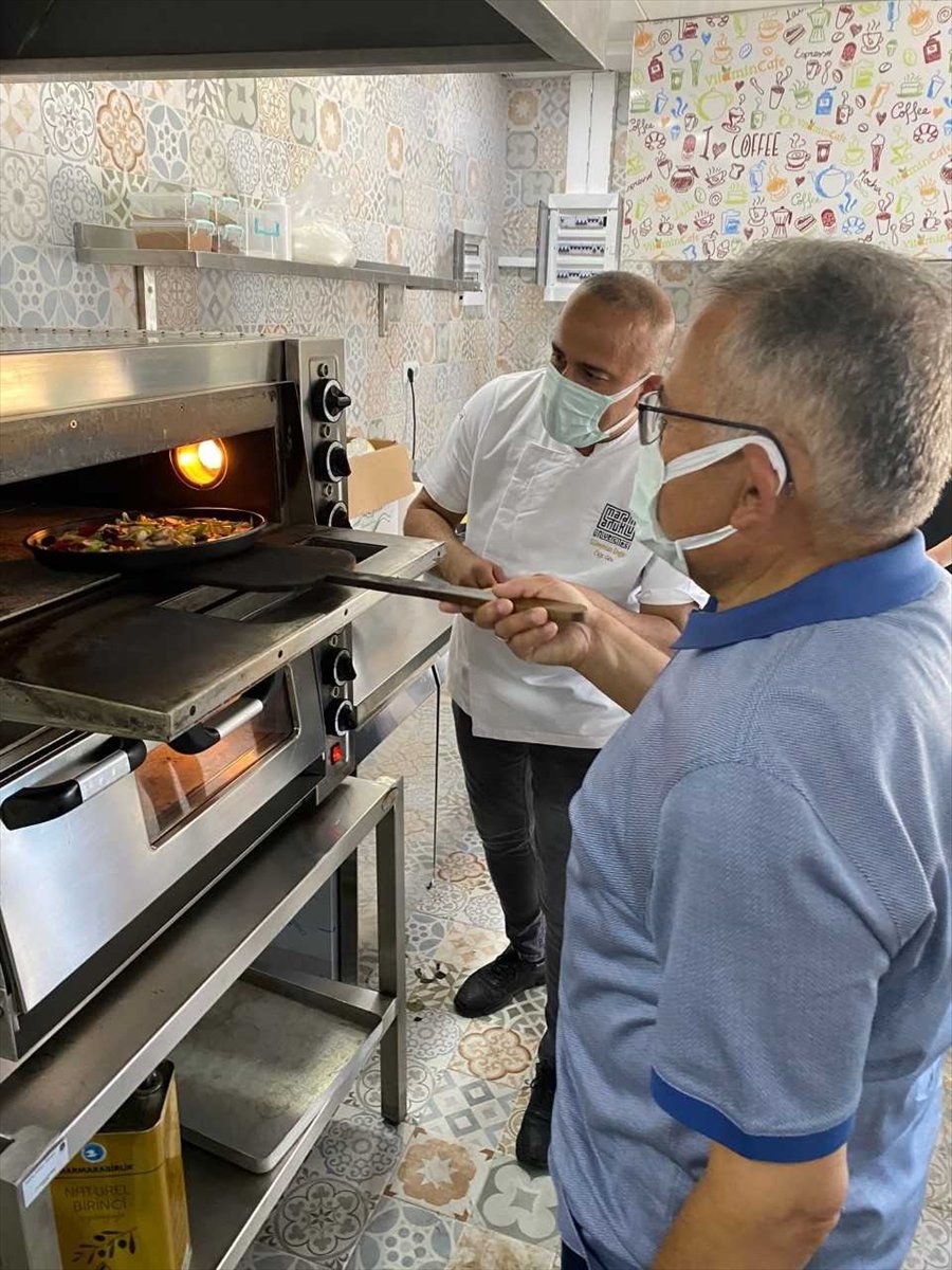 Memduh Büyükkılıç, Glütensiz Kafeyi Ziyaret Etti