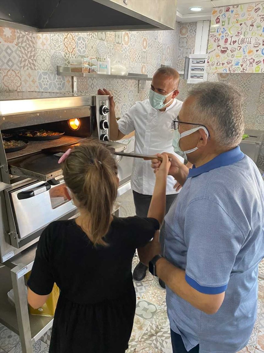 Memduh Büyükkılıç, Glütensiz Kafeyi Ziyaret Etti