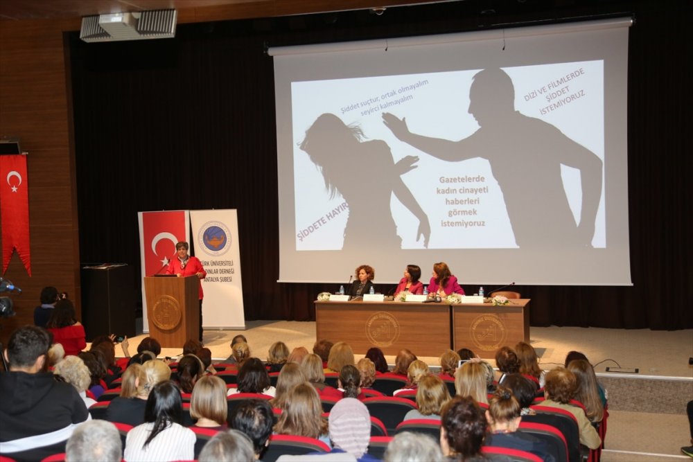 Antalya'da Öldürülen Azra Gülendam "Medyada Şiddet Ve Kadın" Paneline Katılmış