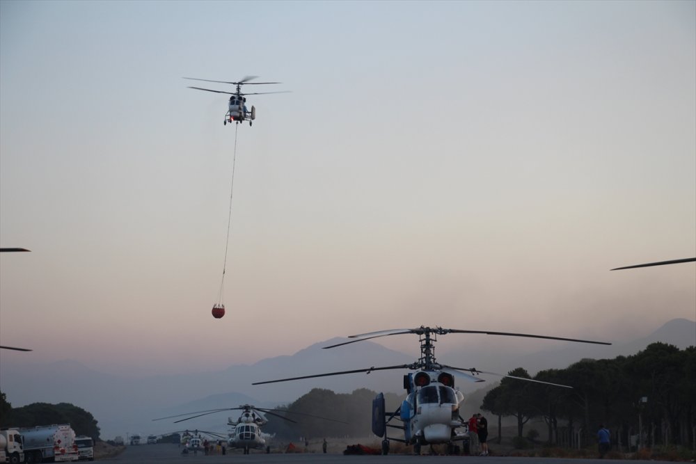 Hava Araçları Yangınları Söndürmek İçin Sabahın İlk Işıklarıyla Havalanıp Gün Batımında Piste Dönüyor