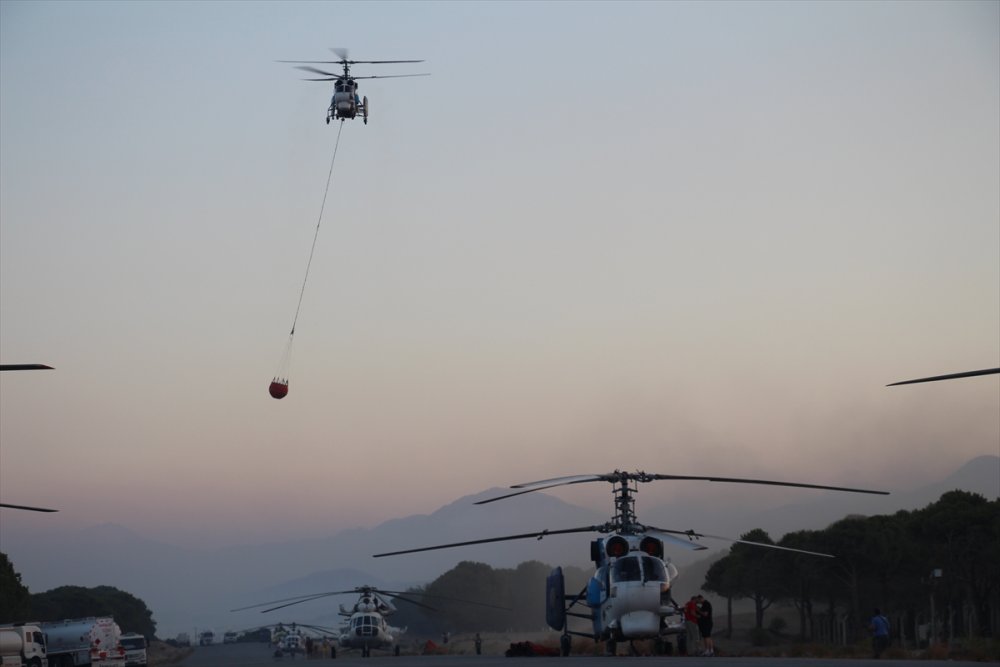 Hava Araçları Yangınları Söndürmek İçin Sabahın İlk Işıklarıyla Havalanıp Gün Batımında Piste Dönüyor