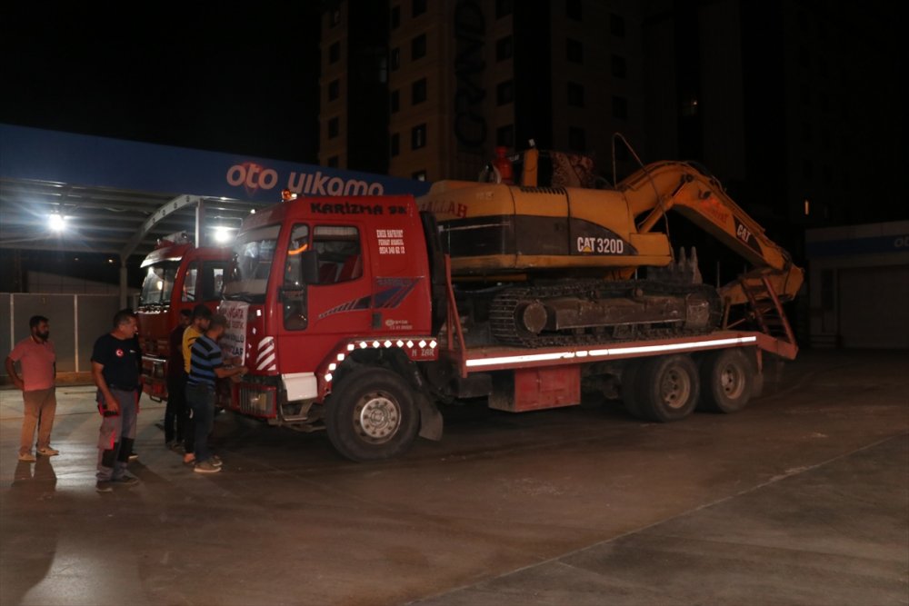 Karaman'dan Yangın Bölgesi Manavgat'a İş Makinesi Desteği