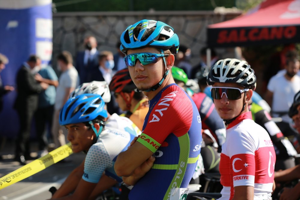 Türkiye Bisiklet Şampiyonası Yunus Emre Yol Yarışması Başladı