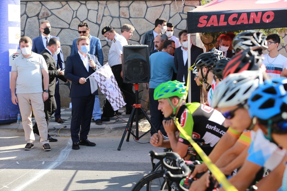 Türkiye Bisiklet Şampiyonası Yunus Emre Yol Yarışması Başladı