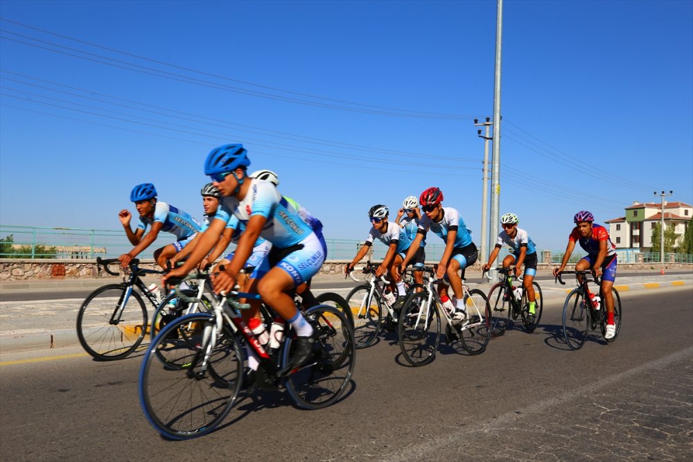 Türkiye Bisiklet Şampiyonası Yunus Emre Yol Yarışması Başladı