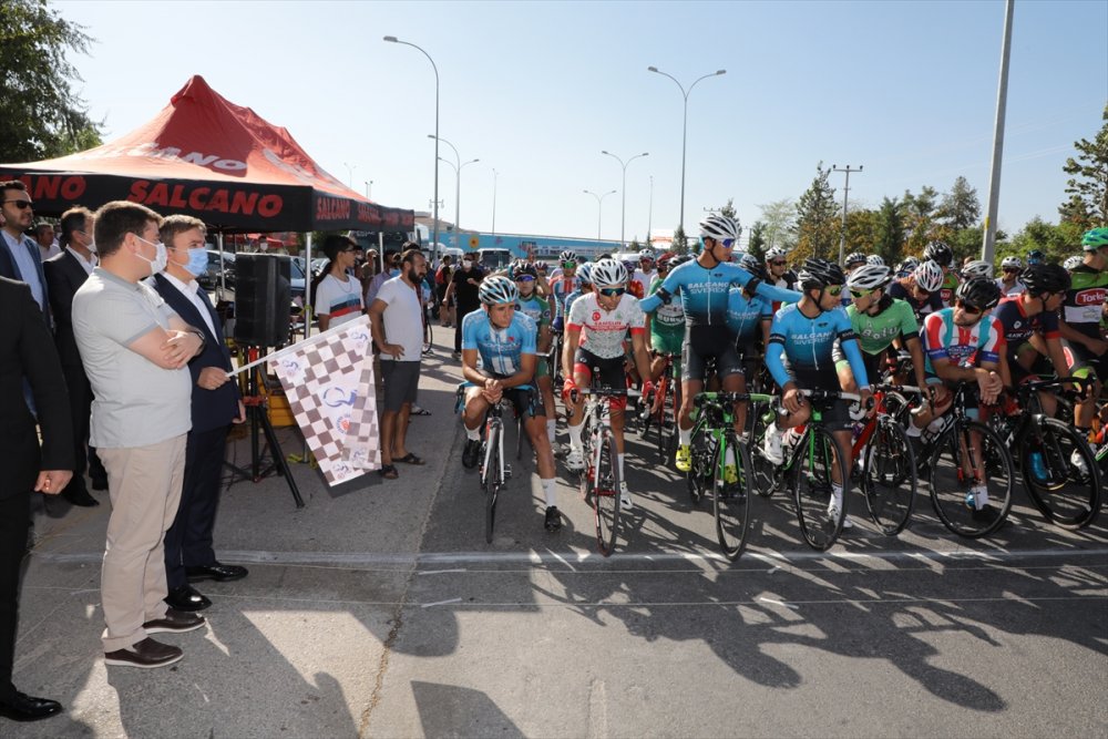 Türkiye Bisiklet Şampiyonası Yunus Emre Yol Yarışması Başladı