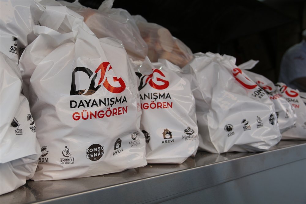 Türkiye, Orman Yangınlarıyla Mücadele Ve Yaraların Sarılması İçin Tek Yürek Oldu