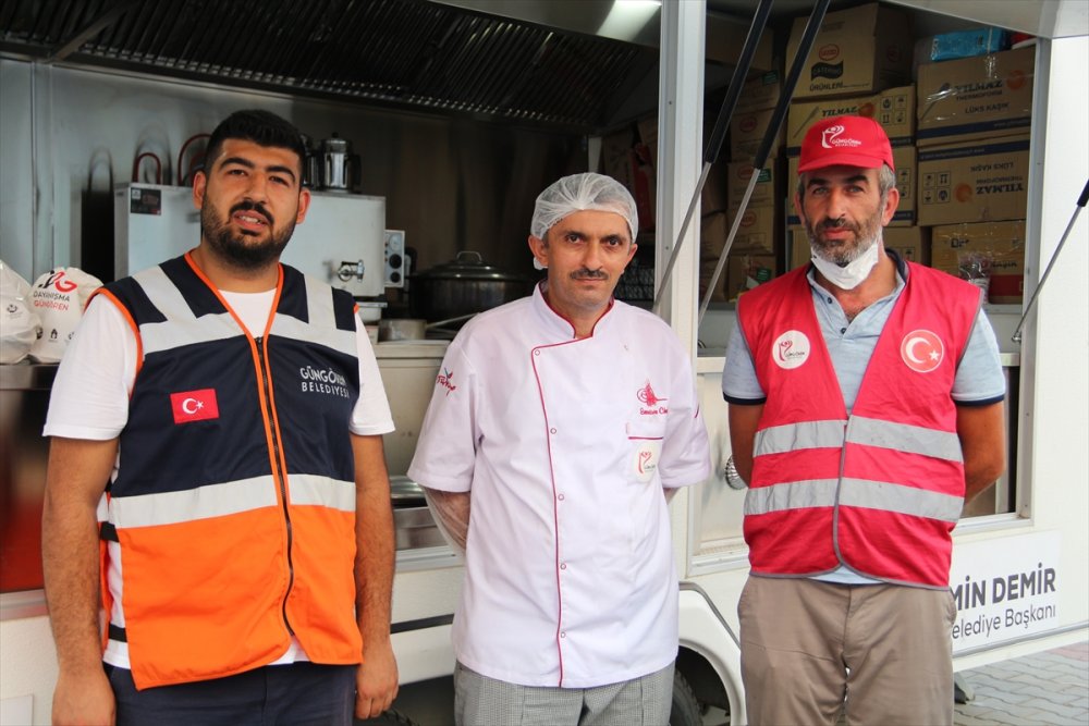 Türkiye, Orman Yangınlarıyla Mücadele Ve Yaraların Sarılması İçin Tek Yürek Oldu