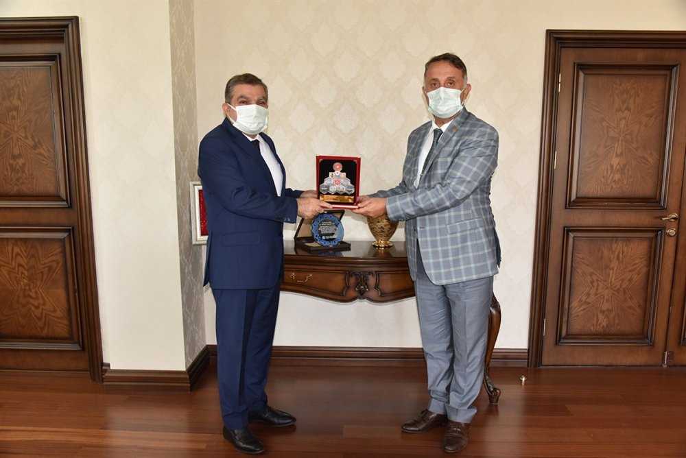 Karaman'da Hayırsever Vatandaşlara Madalya Ve Berat Belgeleri Verildi