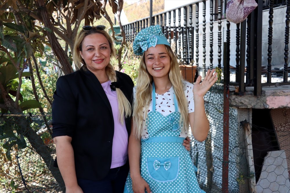 Mersin'deki Orman Yangınında Evlerindeki Çeyizi Yanan Genç Kızın Eşyaları Yenilendi