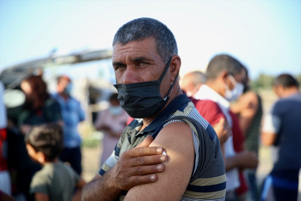 Mevsimlik Tarım İşçilerine Çadırlarında Aşı Hizmeti Sürüyor