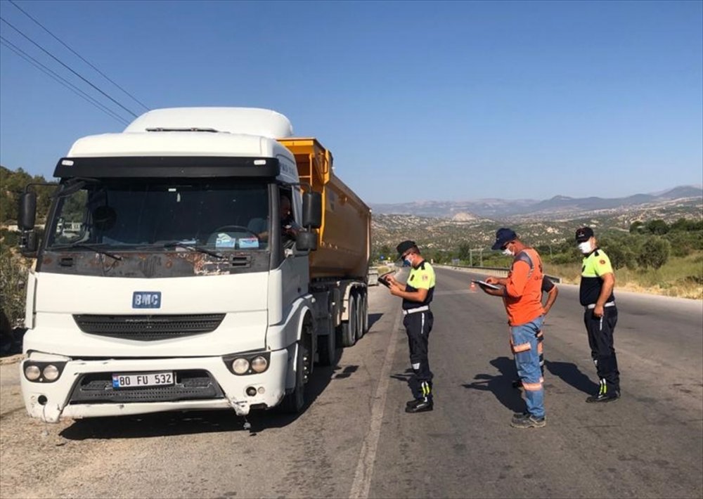 Mut'ta Yük Taşıyan Araçlar Denetlendi