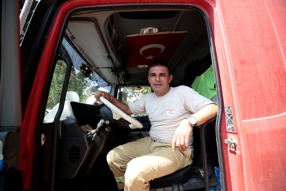 Antalya'da Alevlerin Arasındayken Yaptığı Telsiz Anonsuyla Duygulandıran Orman İşçisi Konuştu