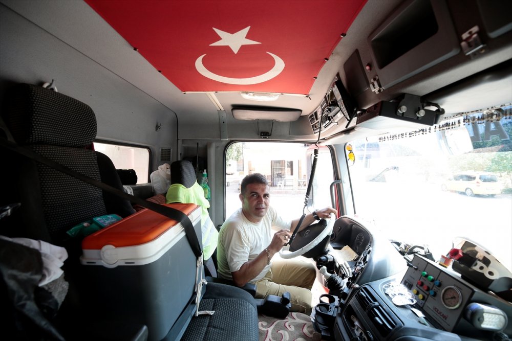 Antalya'da Alevlerin Arasındayken Yaptığı Telsiz Anonsuyla Duygulandıran Orman İşçisi Konuştu