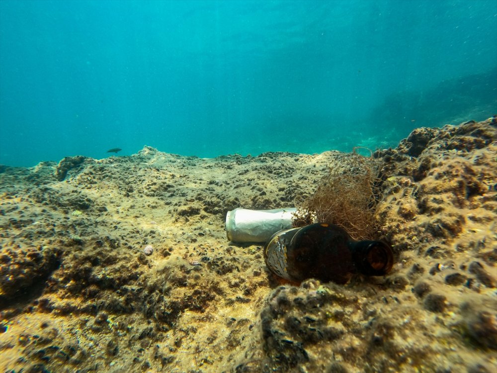 Doğu Akdeniz'de Dalış Yapan Gönüllüler, Su Altını Hayalet Ağlar Ve Çeşitli Atıklardan Arındırıyor