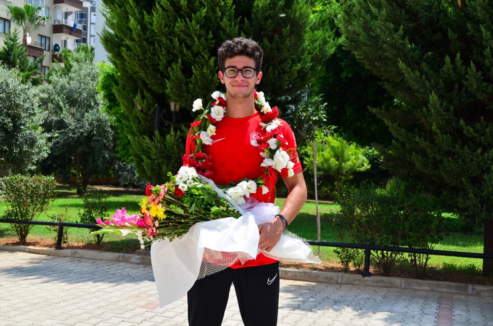 Milli Atlet Ersu Şaşma Yurda Döndü