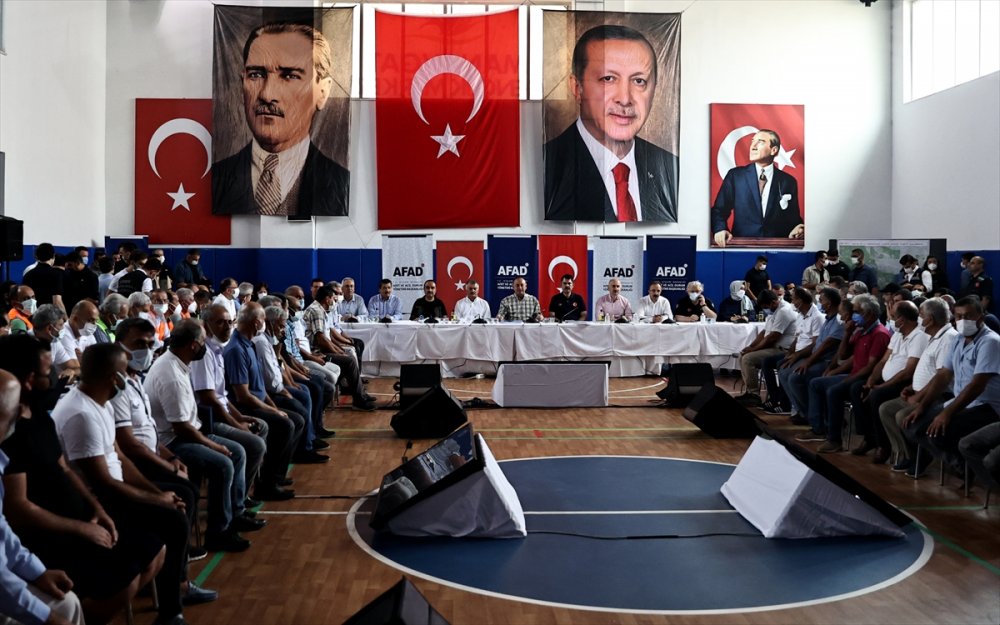 Bakanlar Çavuşoğlu, Kurum Ve Karaismailoğlu, Yangından Etkilenen Mahallelerin Muhtarlarıyla Buluştu