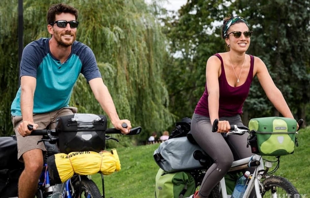 Bisikletiyle Dünya Turuna Çıkan Arjantinli Öğretmen Çift, Karapınar'a Geldi